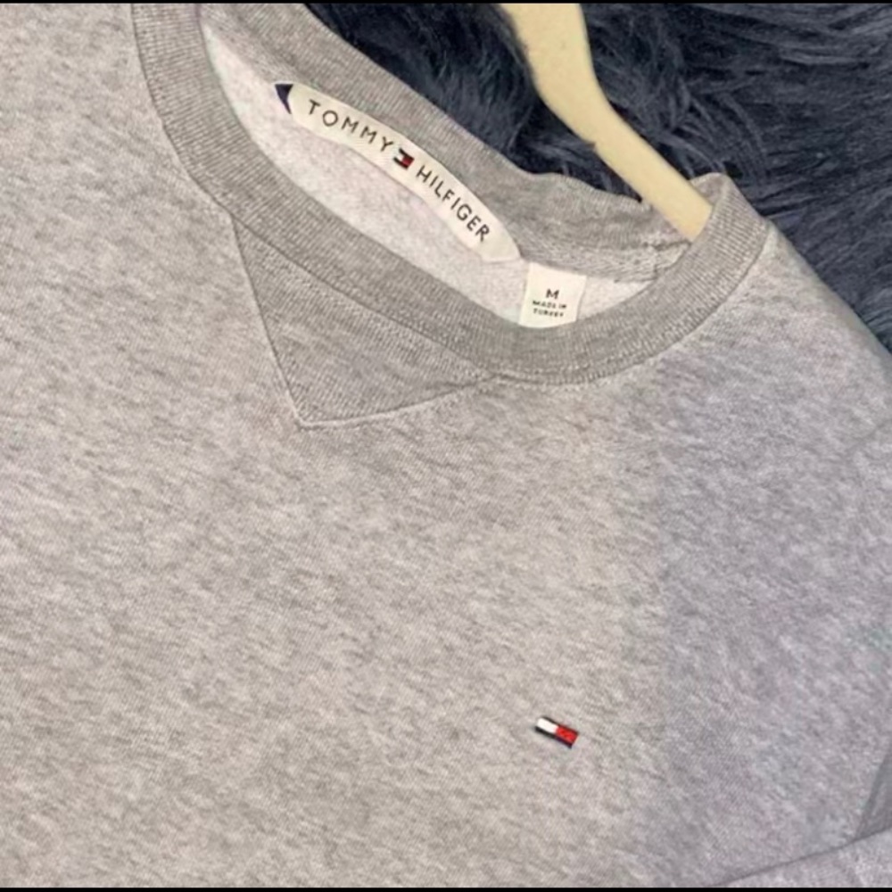 Tommy Hilfiger Gray Crewneck